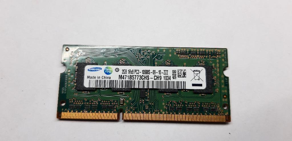 Samsung M471B5773CHS-CH9 is een 2GB DDR3 sodim, Computers en Software, RAM geheugen, DDR3, Ophalen of Verzenden, Zo goed als nieuw