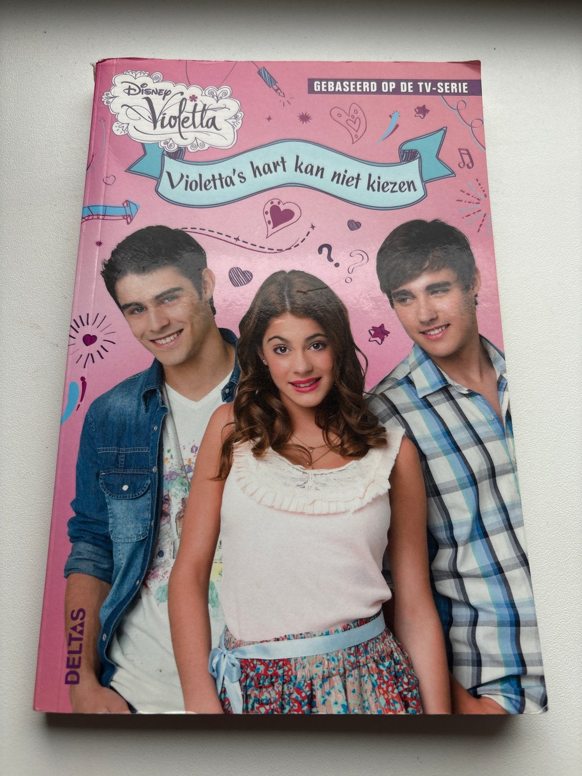 Disney Violetta Boeken: 'Violetta's hart kan niet kiezen' en, Ophalen, Gelezen, Fictie