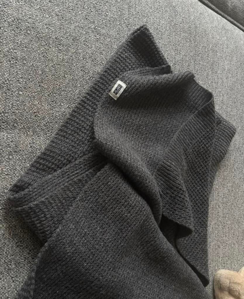 Weekday wollen gebreide sjaal, antraciet das, grijs knitted, Ophalen of Verzenden, Nieuw, Sjaal