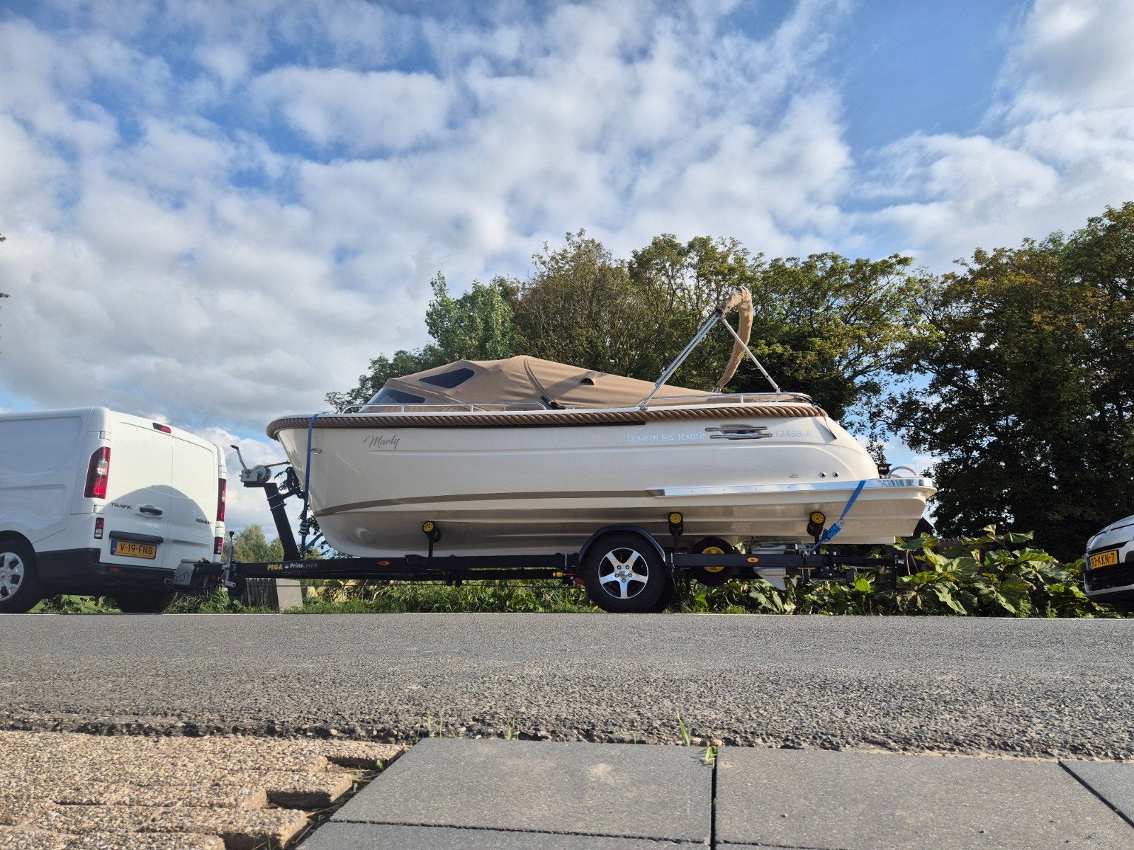 Primeur 615 van 2025 in absolute nieuwstaat., Watersport en Boten, Sloepen, 50 cm, 60 pk, Tender, Zo goed als nieuw