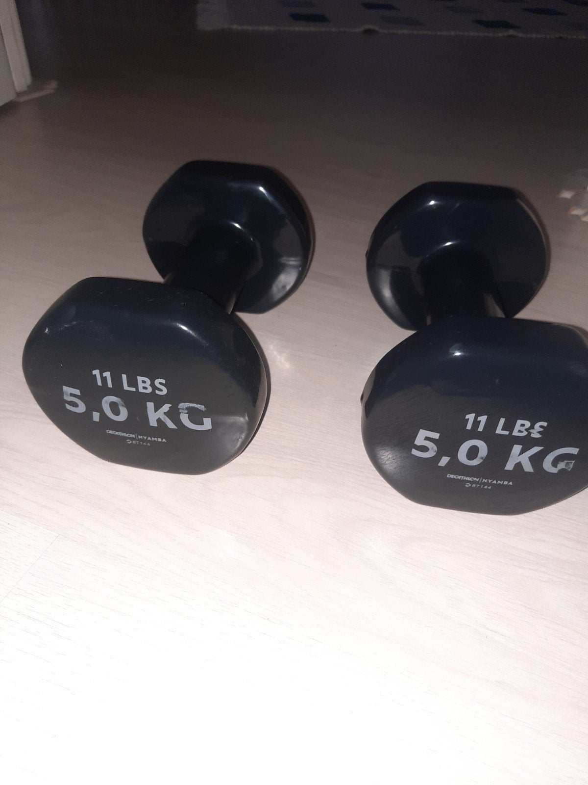 Dumbbells: 2x 5kg Decathlon en 1x 2.5kg verstelbaar, Ophalen, Nieuw, Dumbbell