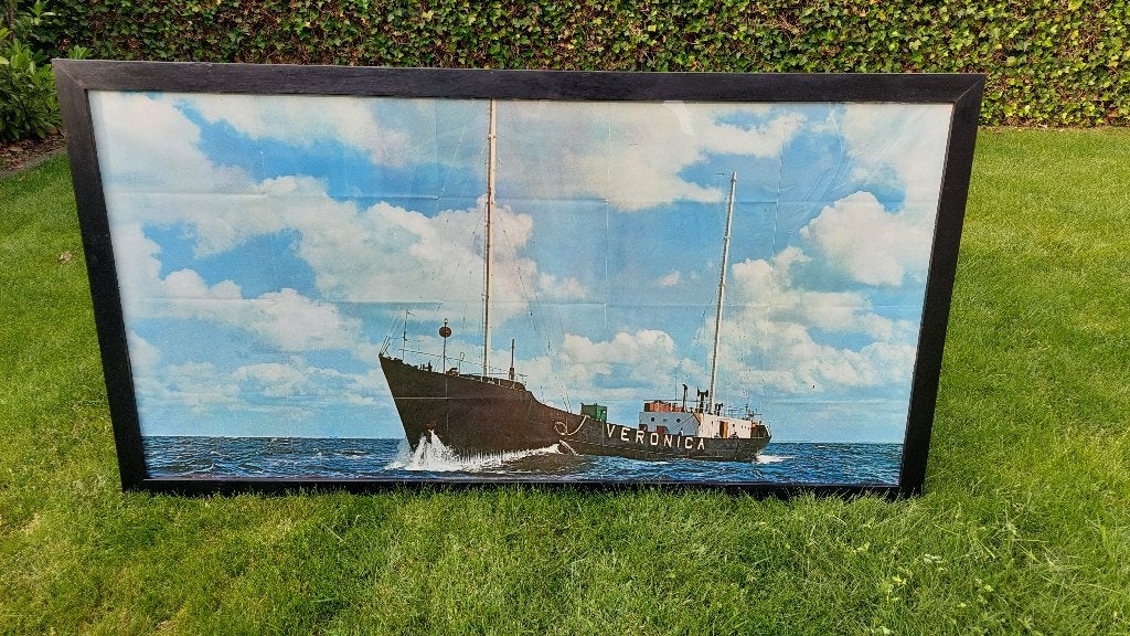 Veronica zendschip poster + omlijsting, Ophalen of Verzenden, Zo goed als nieuw