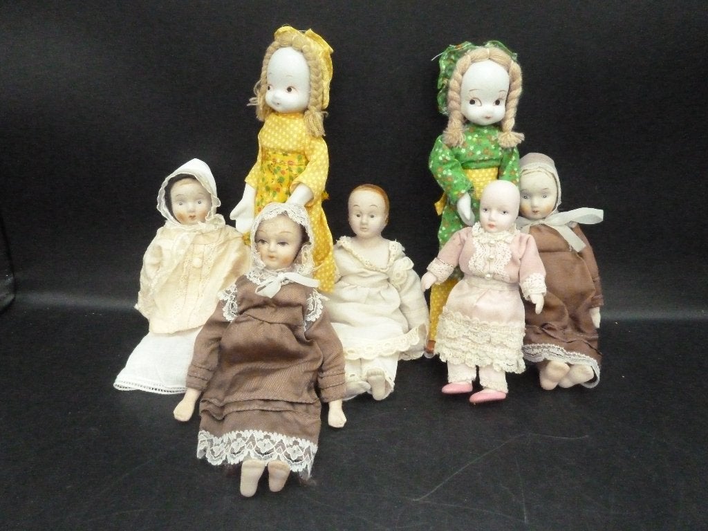 7 vintage stoffen poppen met porseleinen hoofd, armen enz., Verzamelen, Ophalen of Verzenden, Zo goed als nieuw, Pop