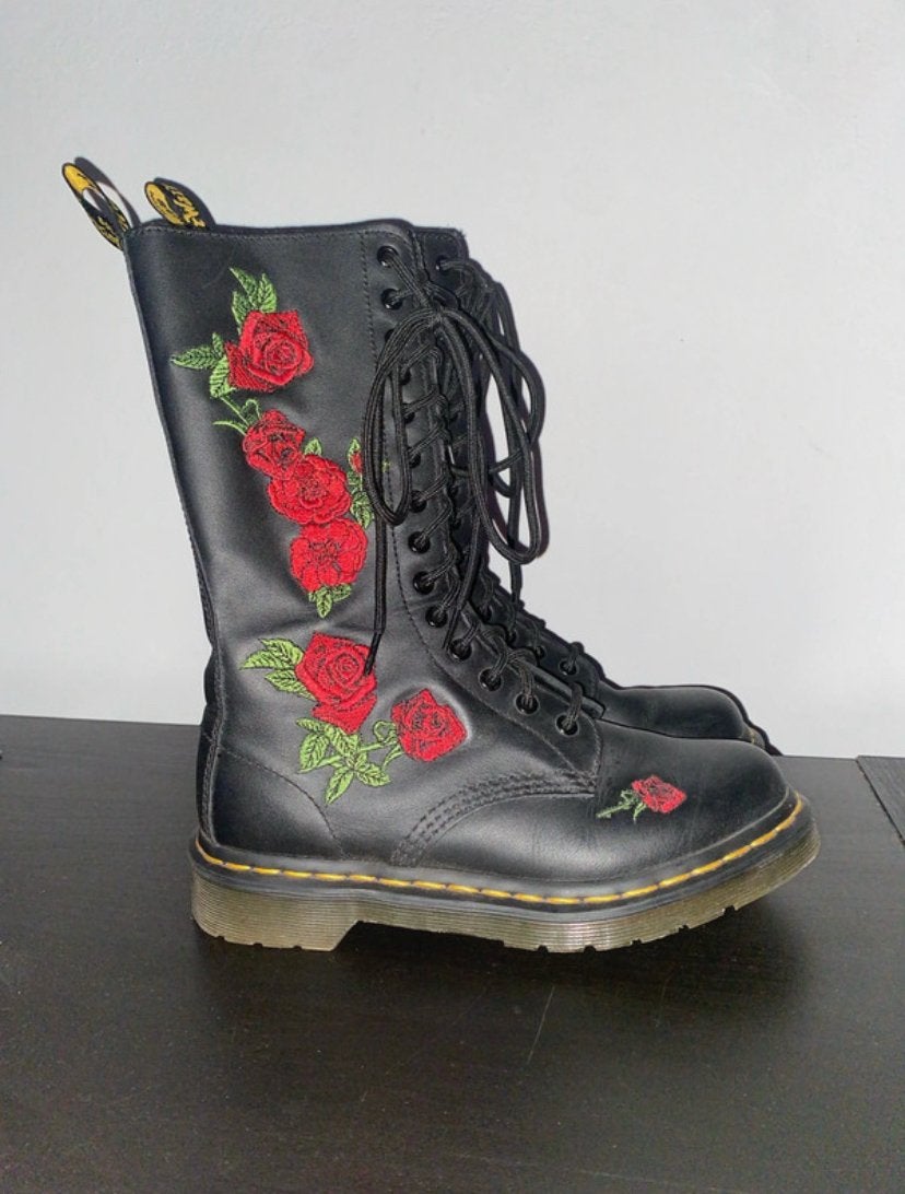 Dr Martens laarzen geborduurde rozen | Maat 38, Ophalen of Verzenden, Zo goed als nieuw, Zwart