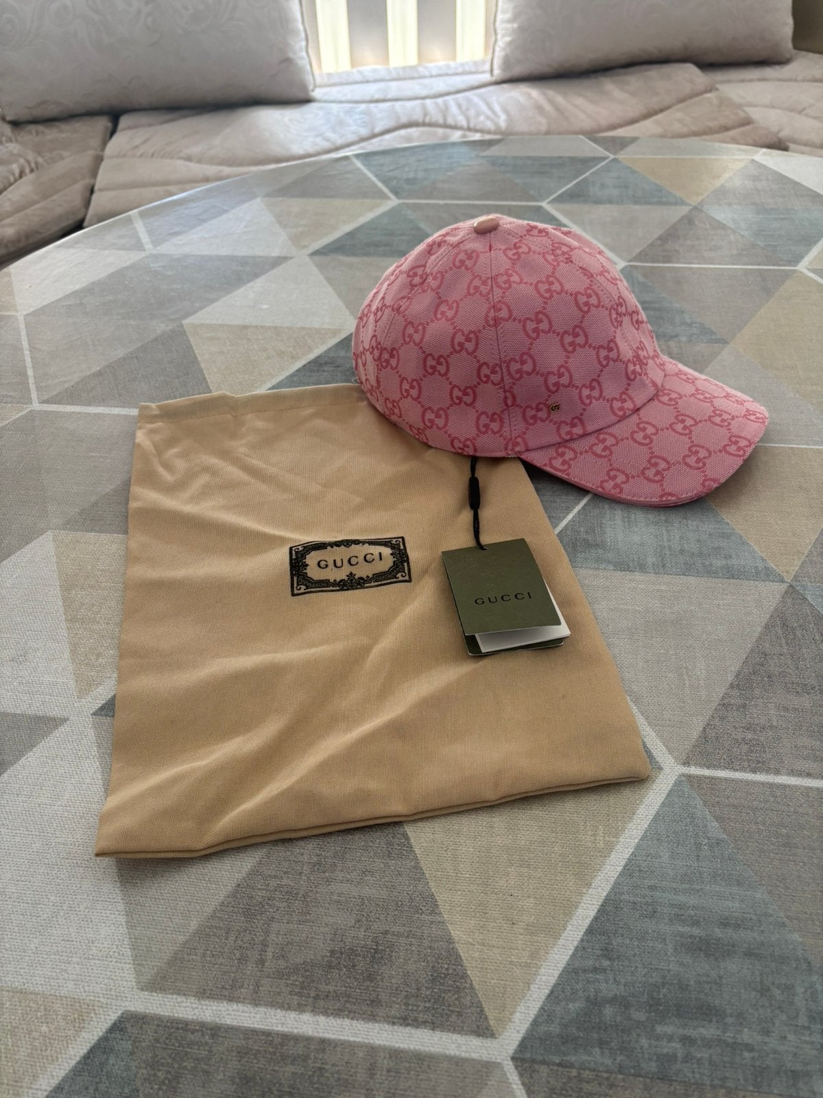 Roze gucci pet, Ophalen, Nieuw