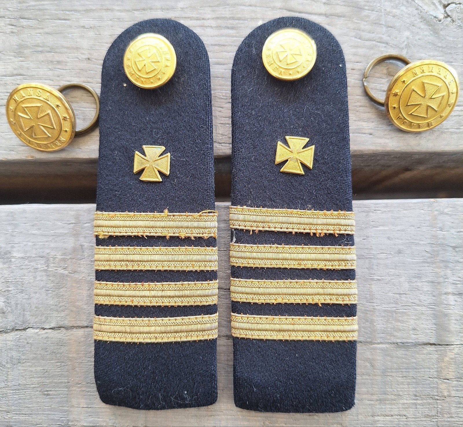 Schouderstukken + 2 knopen van Marine Hansa Bremen, Verzamelen, Militaria | Algemeen, Ophalen, Marine, Duitsland, Embleem of Badge