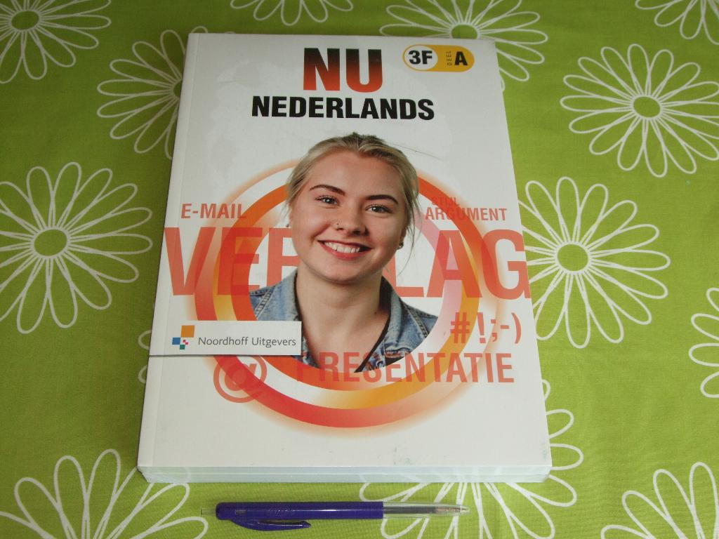 Nieuw in seal: Nu Nederlands 3F deel 1 & 2 leerwerkboek, Boeken, Ophalen of Verzenden, Nieuw, Overige niveaus, Nederlands