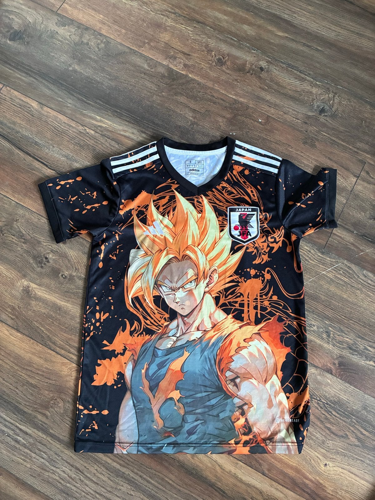Adidas Japan Dragon Ball Z Goku Voetbalshirt, Ophalen of Verzenden, Zo goed als nieuw, Maat 46 (S) of kleiner, Oranje