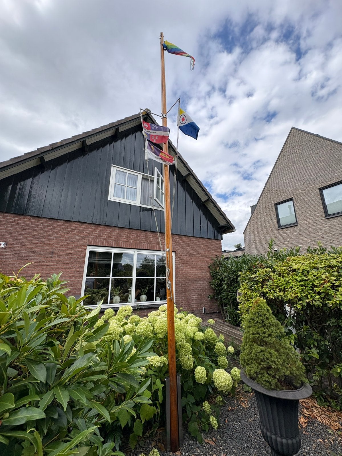 Vlaggenmast ongeveer 5,75 meter lang, Diversen, Vlaggen en Wimpels, Ophalen, Gebruikt