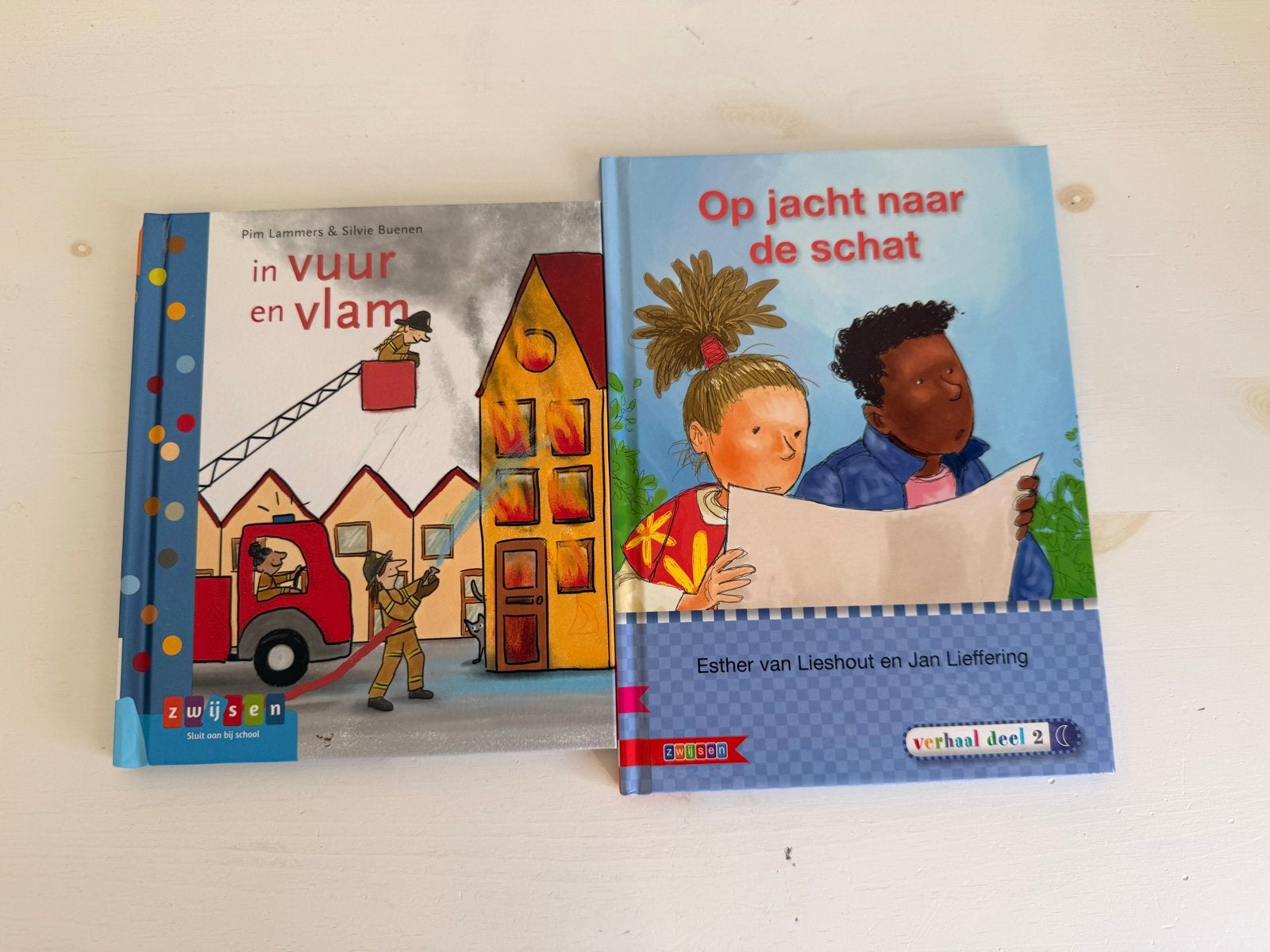 Kinderboeken: In Vuur en Vlam & Op Jacht naar de Schat, Ophalen of Verzenden, Zo goed als nieuw, Fictie algemeen
