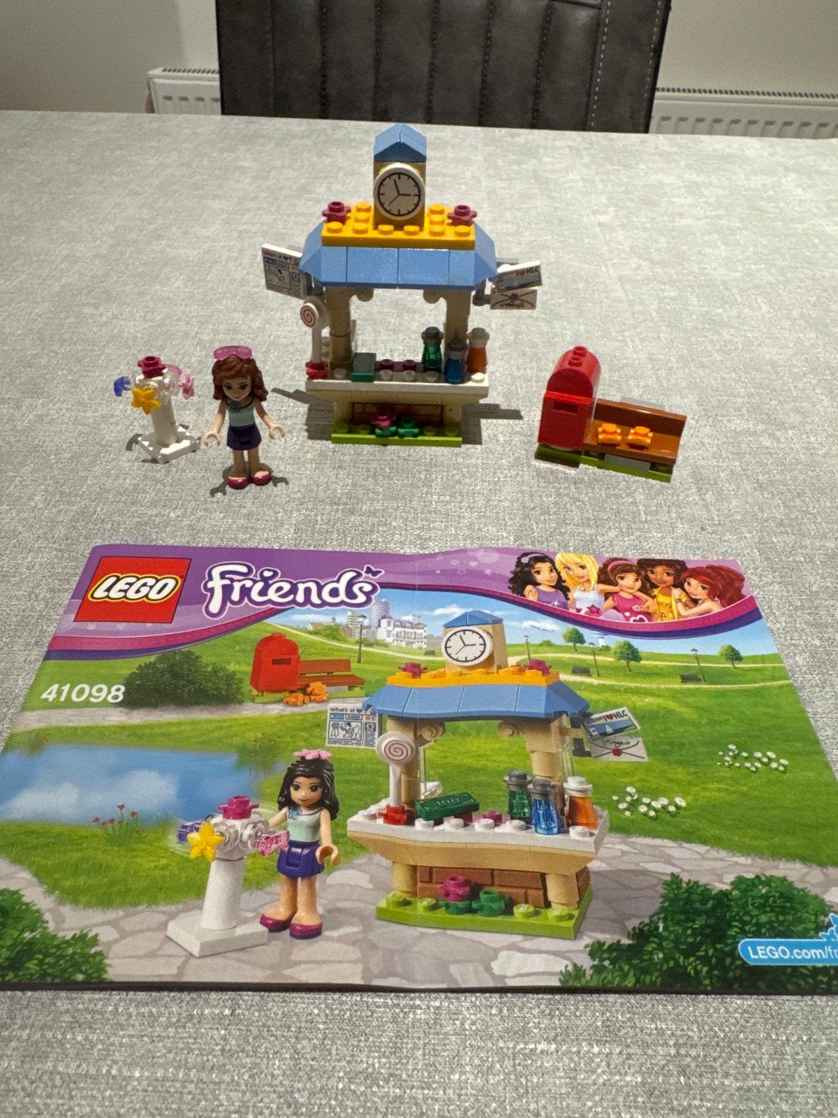 Lego Friends 41098 Emma's Kiosk met Minifiguur, Lego, Friends, Ophalen of Verzenden, Zo goed als nieuw