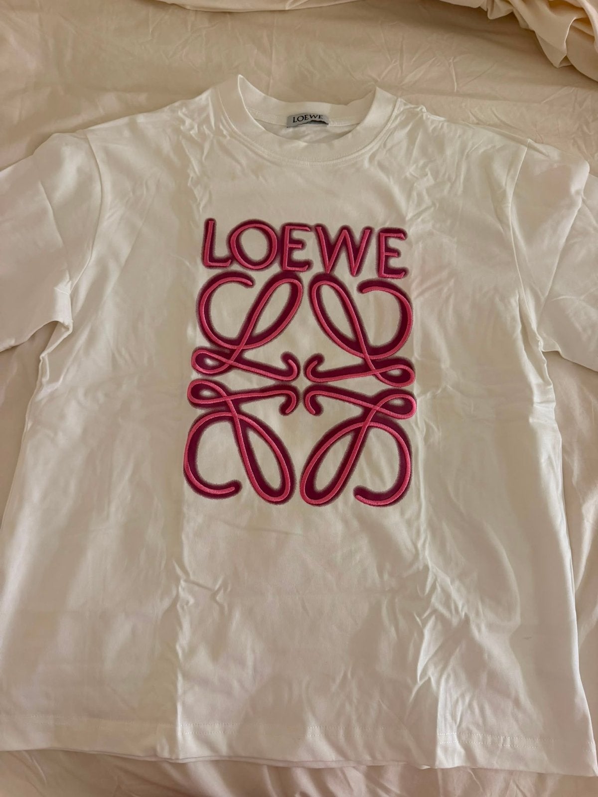 Loewe T-shirt met Anagram logo - Maat S, Kleding | Dames, Wit, Nieuw, Ophalen of Verzenden, Korte mouw