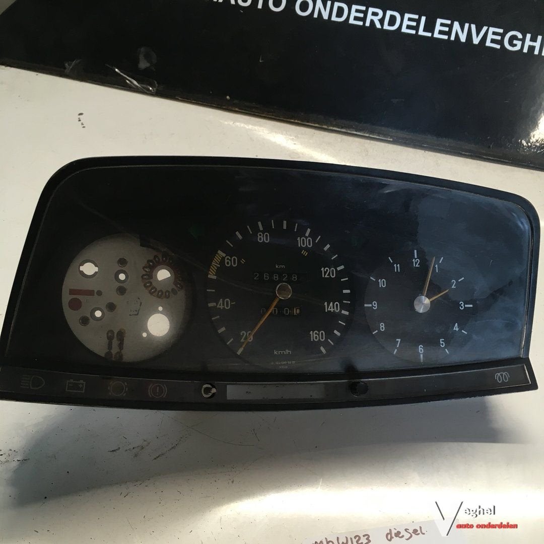 Mercedes W123    Km Tellerklok 123 542 5601 voor onderdelen, Auto-onderdelen, Dashboard en Schakelaars, Gebruikt, -, -, Ophalen of Verzenden