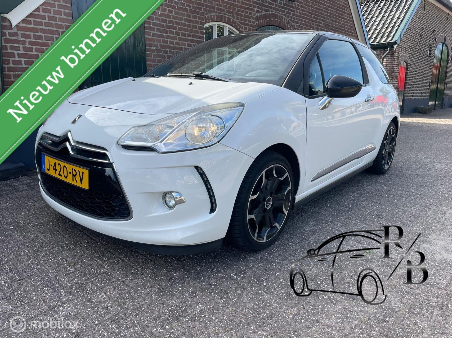 Citroen DS3 1.6 THP Sport Chic NIEUWE APK NAVI LEES TEKST, Auto's, Citroën, Euro 5, Gebruikt, Zwart, Bedrijf