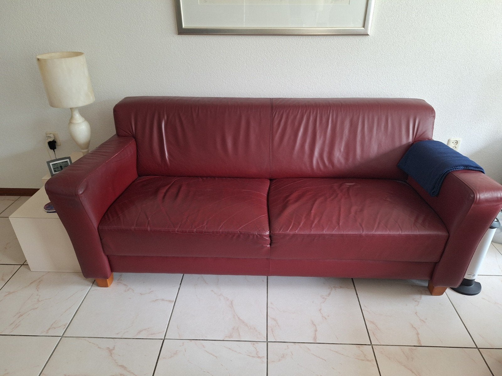Leren bank rood gratis op te halen, Huis en Inrichting, Ophalen, Gebruikt, 150 tot 200 cm, Driepersoons