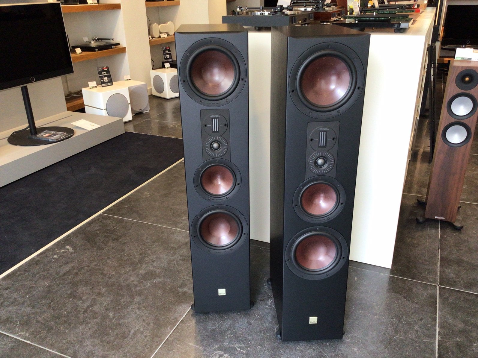 Dali Opticon 8 MK 2 retour in nieuwstaat., Stereo speakers, Zo goed als nieuw, Dali, Ophalen