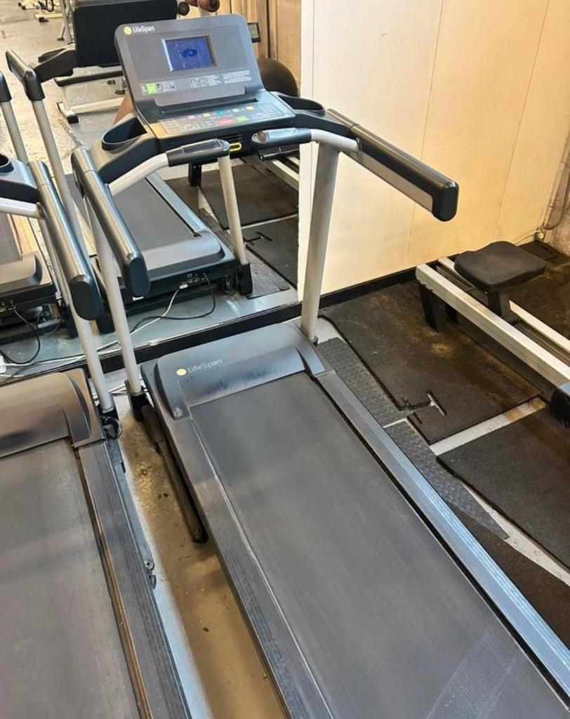 Sportschool loopbanden,apparaten en nog meer, Ophalen of Verzenden, Gebruikt, Overige typen