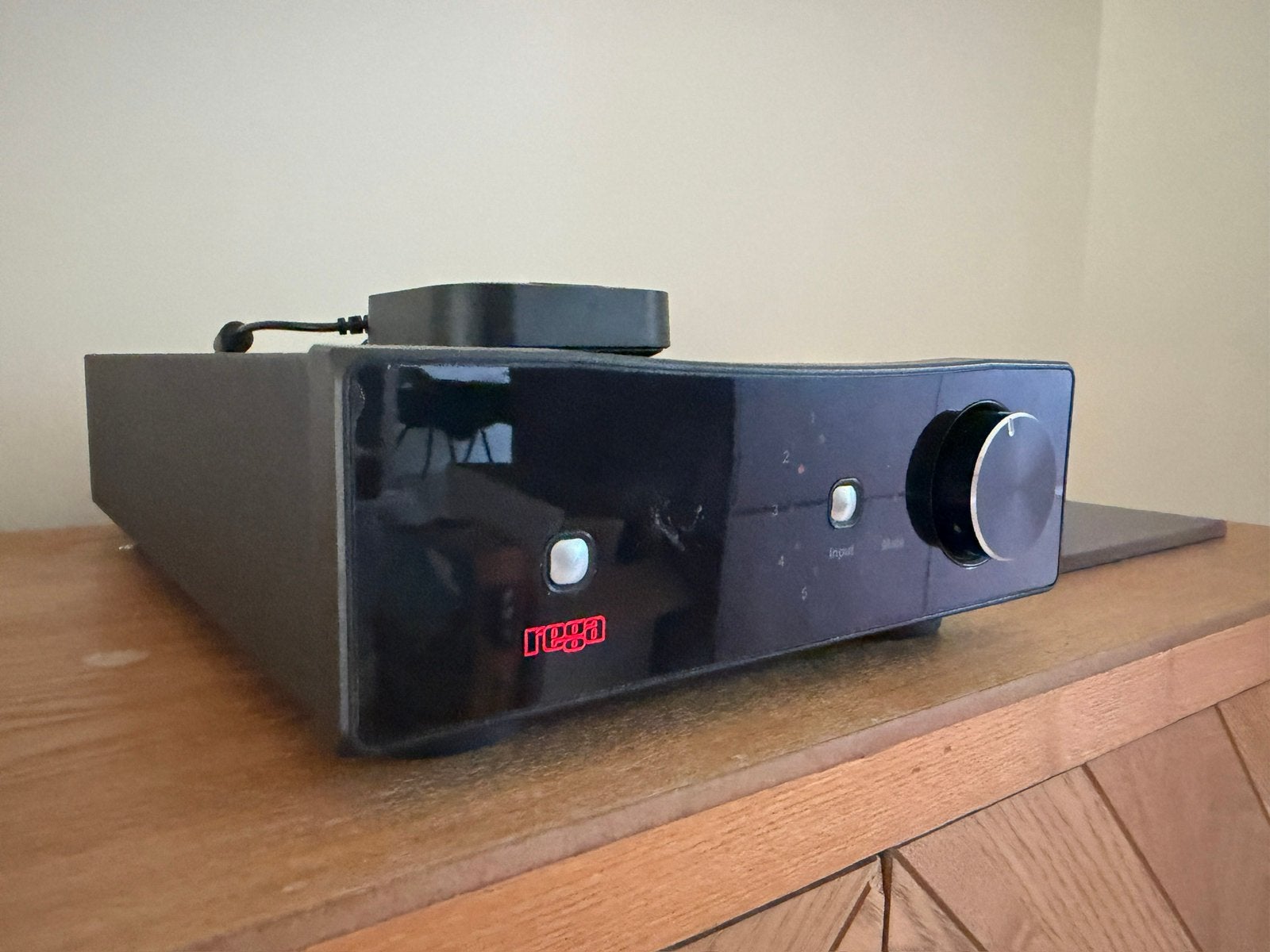 Rega Brio-R versterker met Bowers & Wilkins CM1 S2 speakers, Audio, Tv en Foto, Zo goed als nieuw, 60 tot 120 watt, Stereo, Ophalen