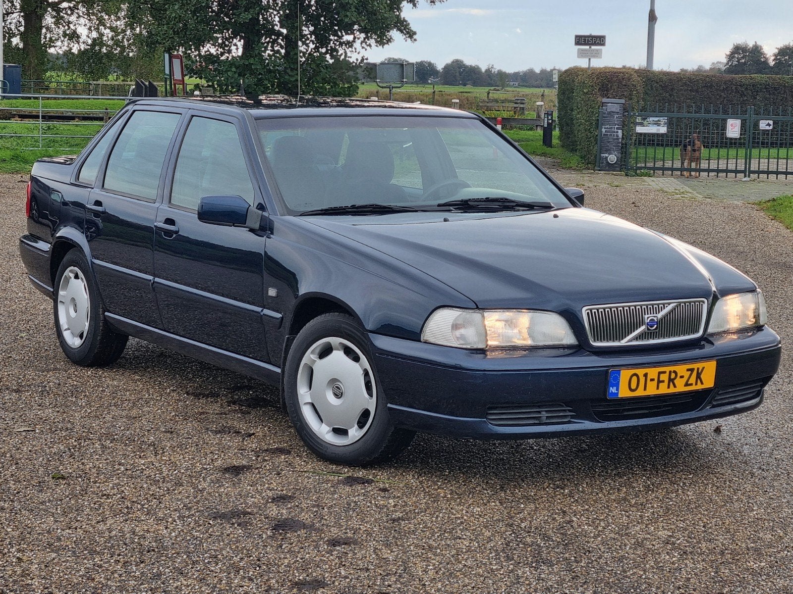 Volvo S70 2.4 170PK AUT 2000 Blauw yountimer, Auto's, Dealer onderhouden, Stof, Blauw, 75 €/maand