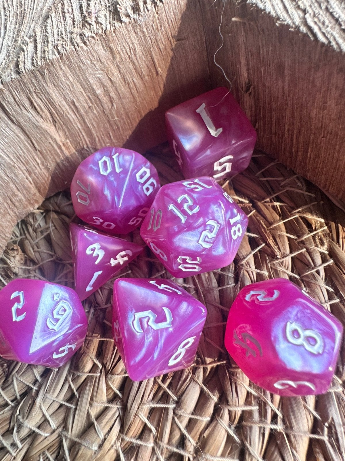 DND dice / dobbelstenen / metallic roze / Dungeon & Dragons, Ophalen of Verzenden, Nieuw