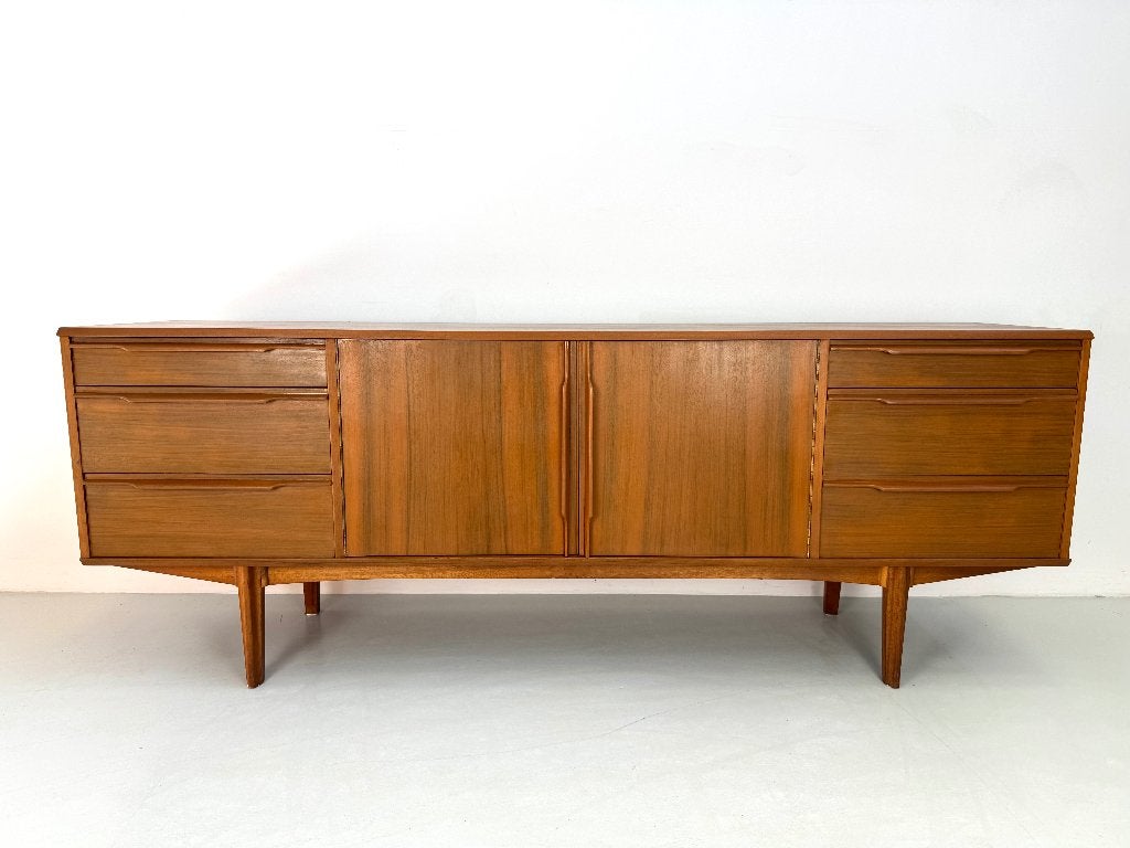 Vintage dressoir., Ophalen of Verzenden, Zo goed als nieuw, 25 tot 50 cm, 150 tot 200 cm