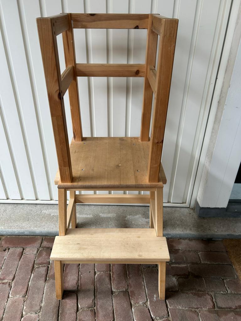 Leertoren gemaakt van 2 Ikea krukjes, Ophalen, Gebruikt