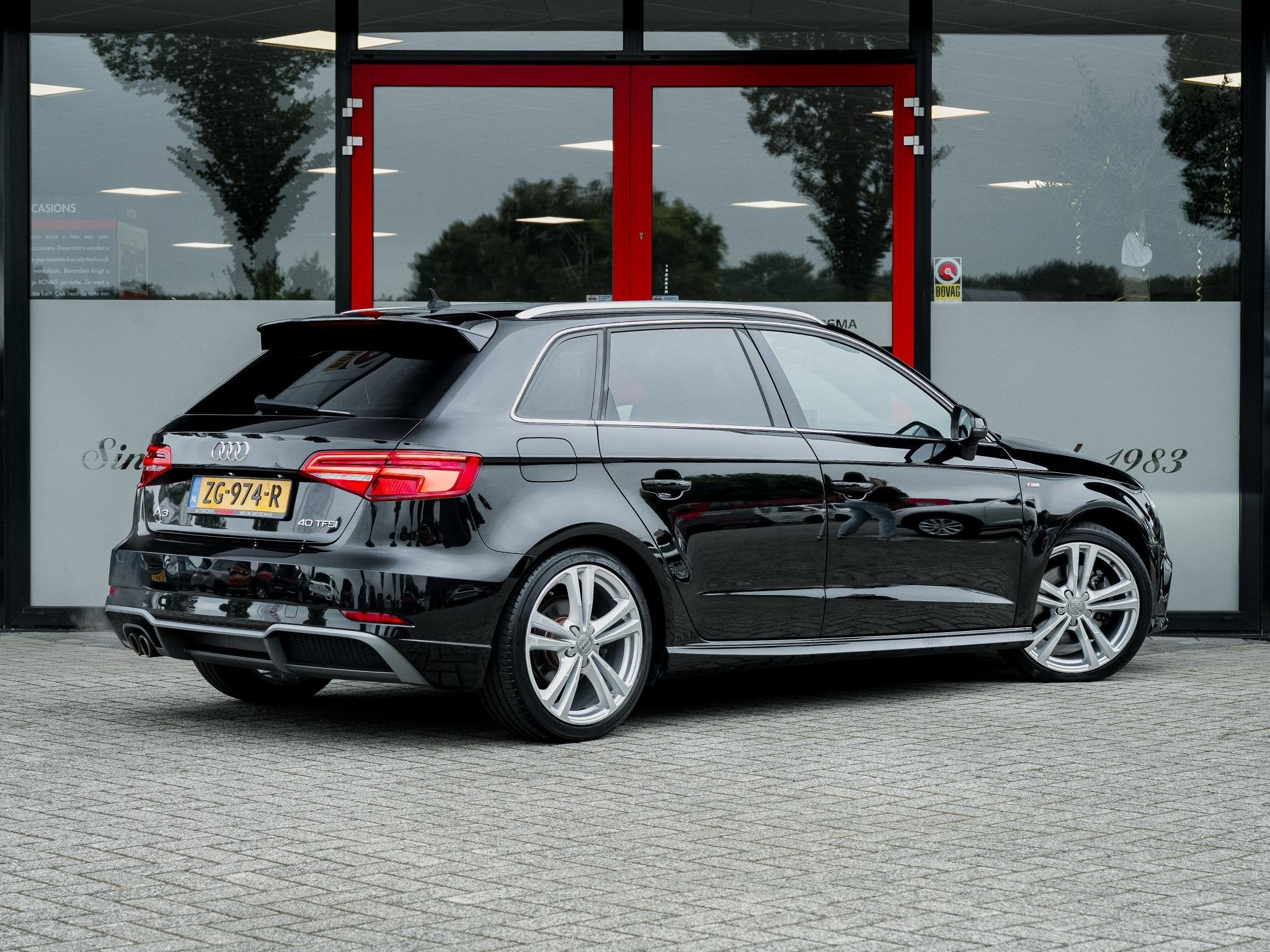 Audi A3 Sportback 40 TFSI Sport S Line Edition | Trekhaak |, Auto's, 12 maanden, Gebruikt, Leder en Stof, Zwart
