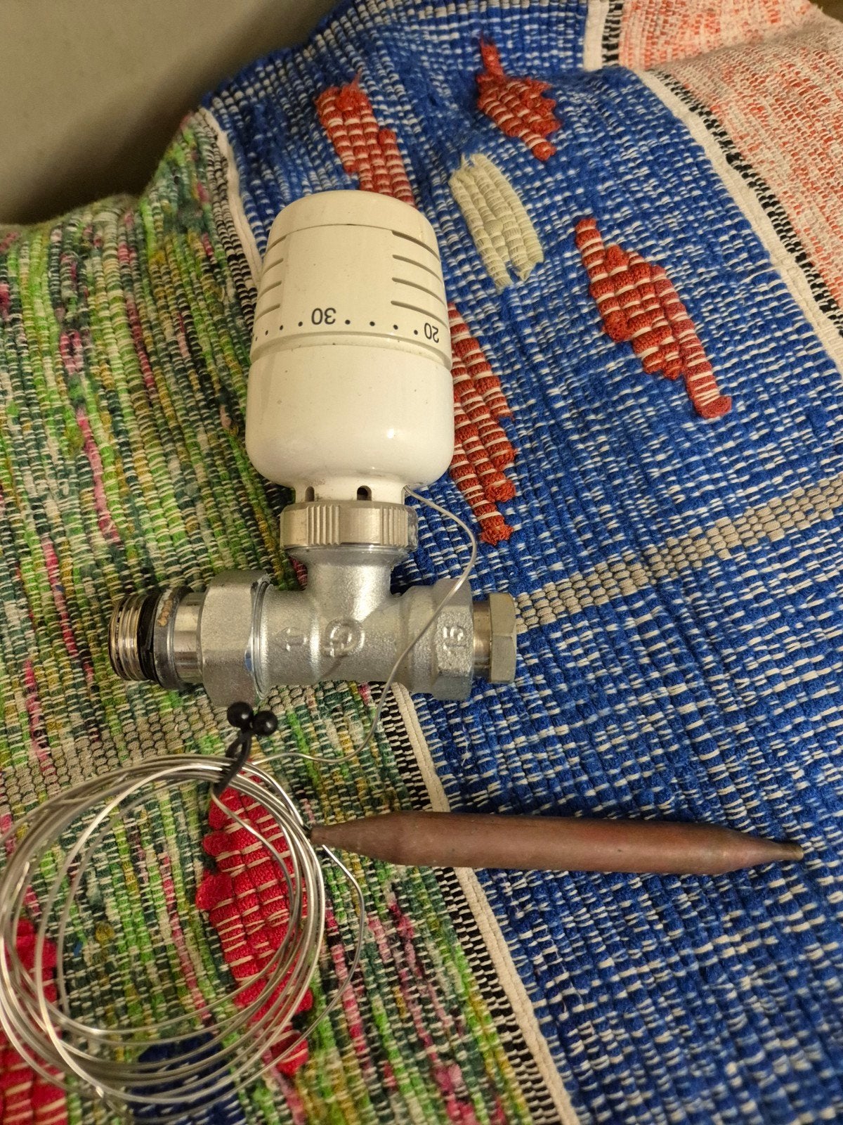 Thermostatische radiatorkraan met externe sensor, Ophalen of Verzenden, Slimme thermostaat, Gebruikt