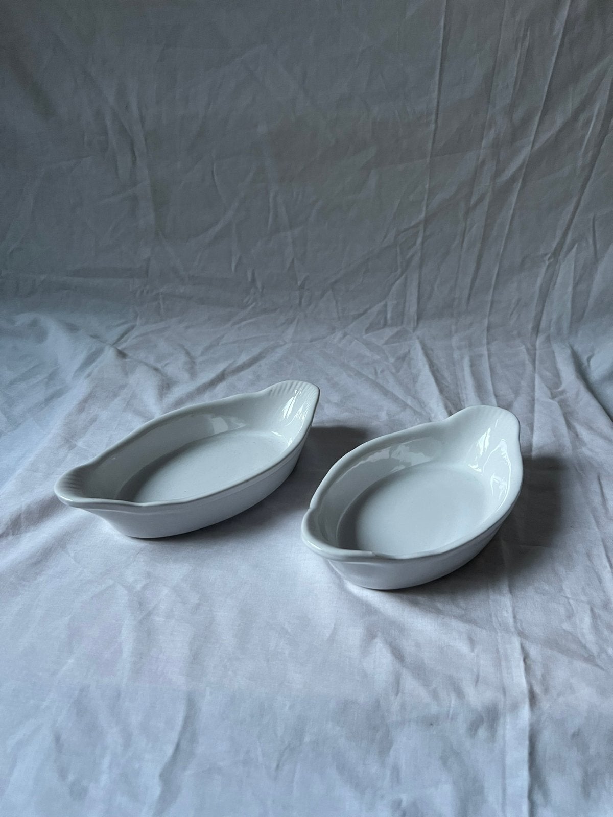 Set van 2 vintage witte porseleinen ovenschaaltjes | 21cm, Huis en Inrichting, Keuken | Servies, Ophalen, Porselein, Overige stijlen