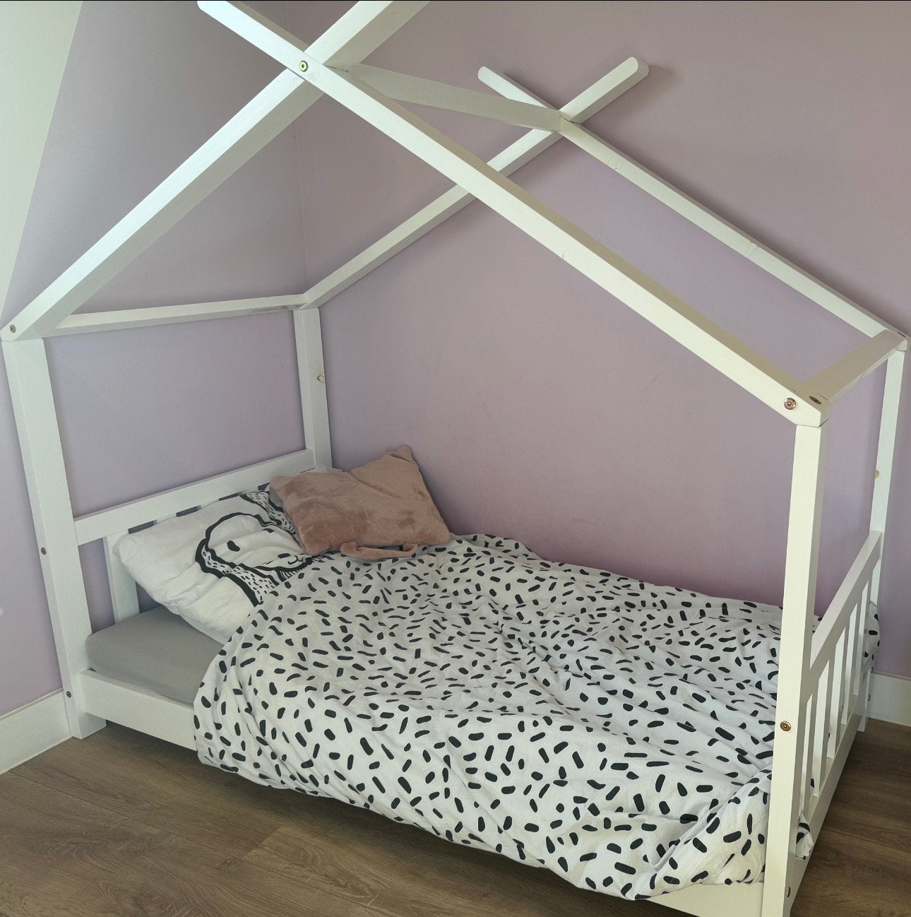 Peuterbed kinderbed 140x70, wit, huisbed, Kinderen en Baby's, Kinderkamer | Bedden, Ophalen, 70 tot 85 cm, 140 tot 160 cm, Zo goed als nieuw