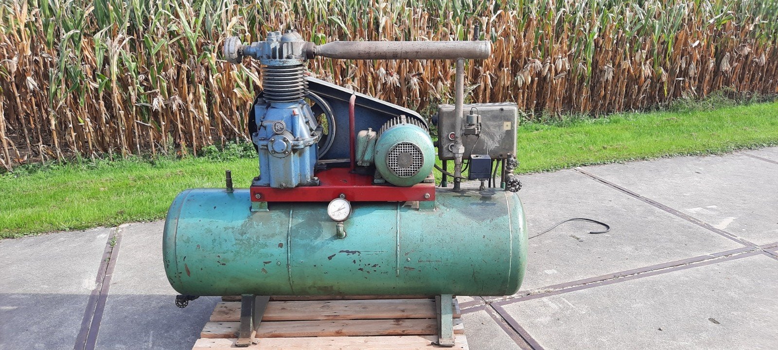 Te Koop compressor, Doe-het-zelf en Verbouw, 100 liter of meer, Ophalen, Gebruikt