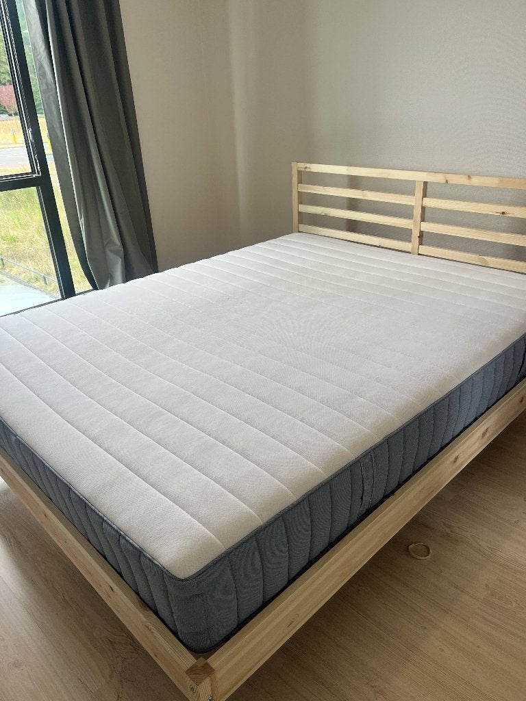 IKEA Valevag matras 160x200cm, middelhard, Huis en Inrichting, Slaapkamer | Matrassen en Bedbodems, Ophalen, Gebruikt, Tweepersoons