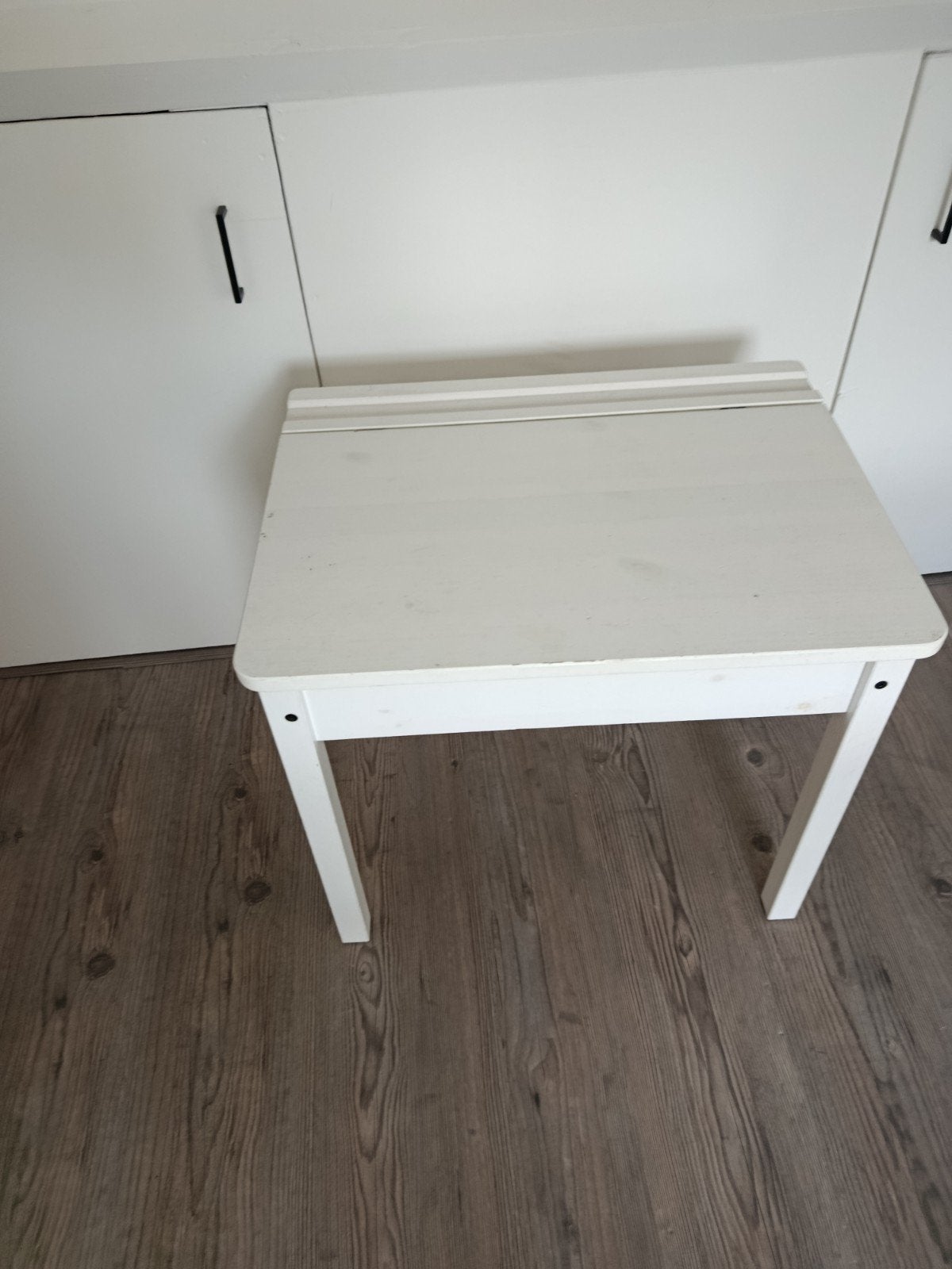 Kindertafel / bureau wit met handig opbergvak, Ophalen, Gebruikt, Tafel(s)