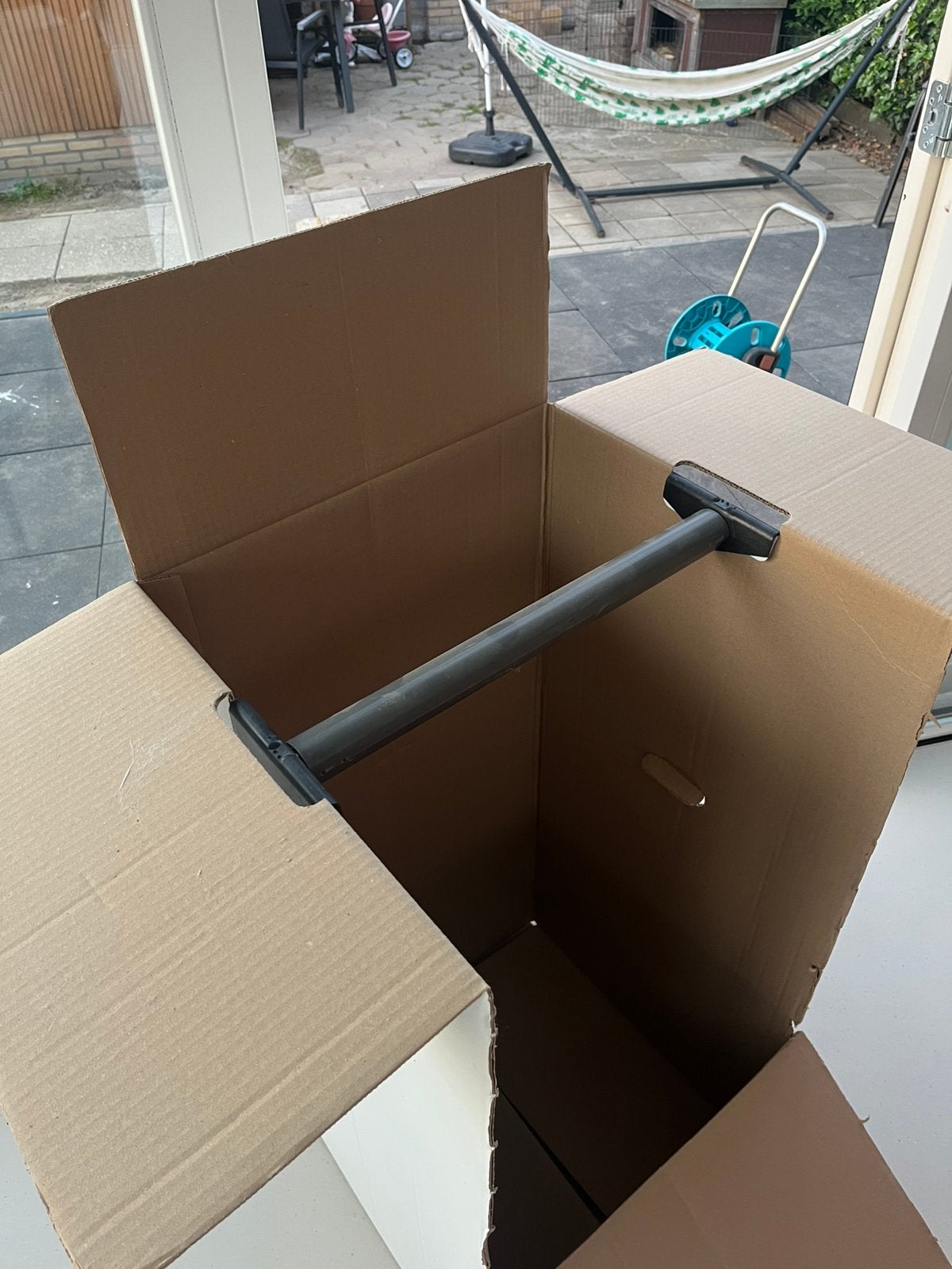 2 Kleding dozen met stang - garderobe doos roede, Ophalen, Doos, 40 tot 60 cm, Opvouwbaar