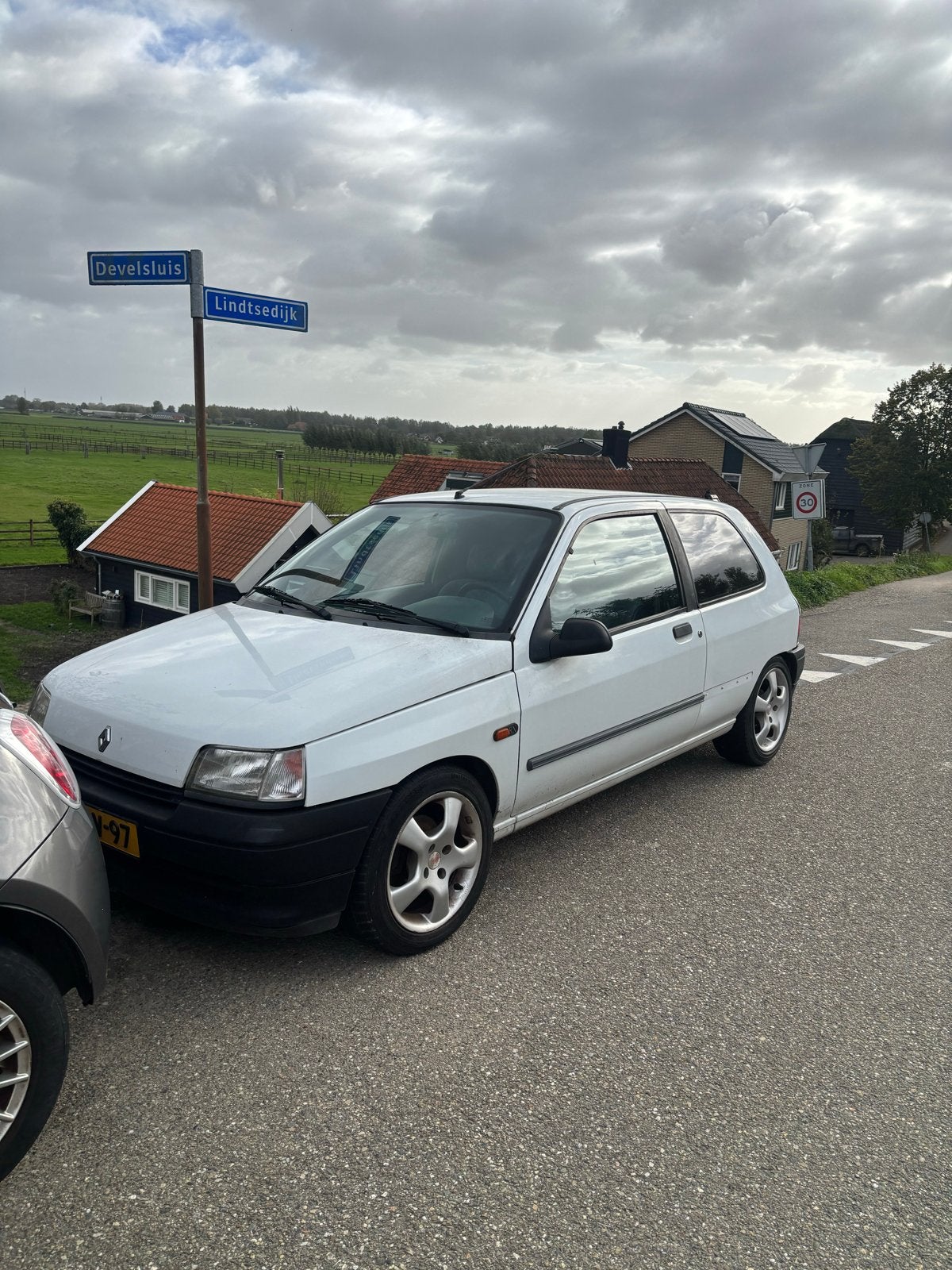 Renault Clio 1.4 RN AUT E2 1993 Wit, Auto's, 750 kg, 4 cilinders, 444 kg, Wit