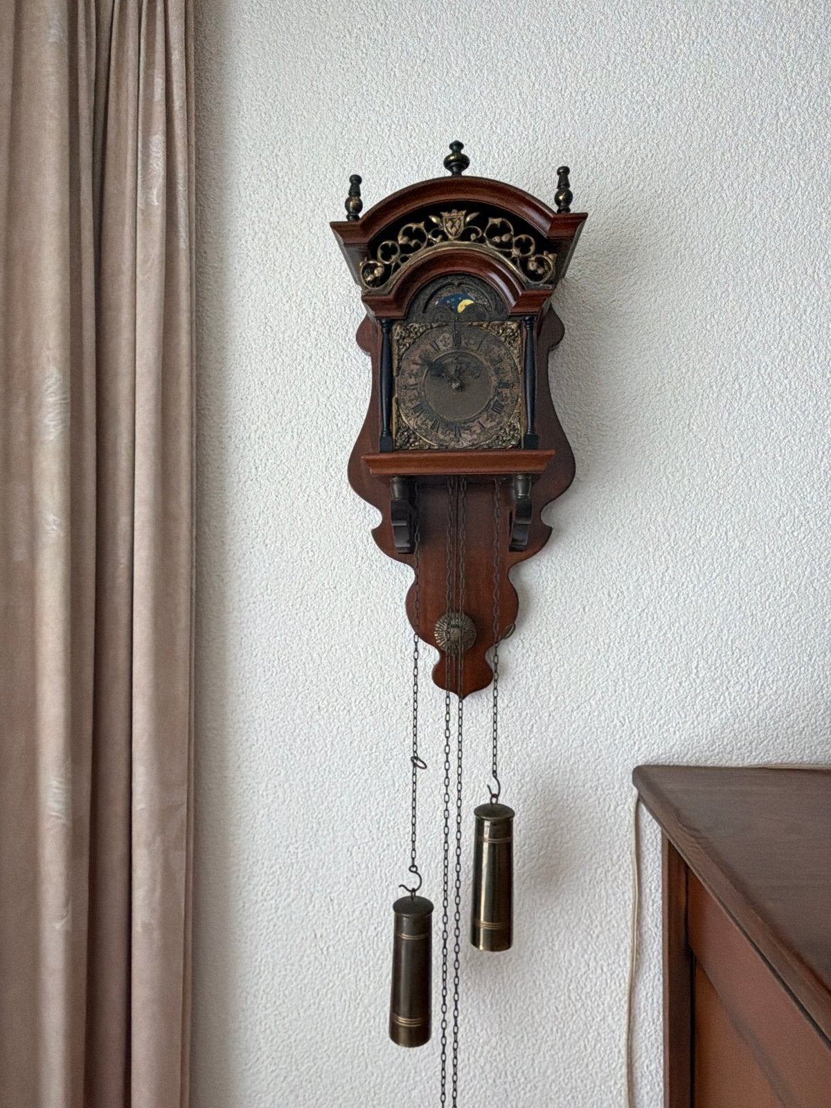 Antieke Wandklok met Maanfase en Gewichten, Ophalen of Verzenden