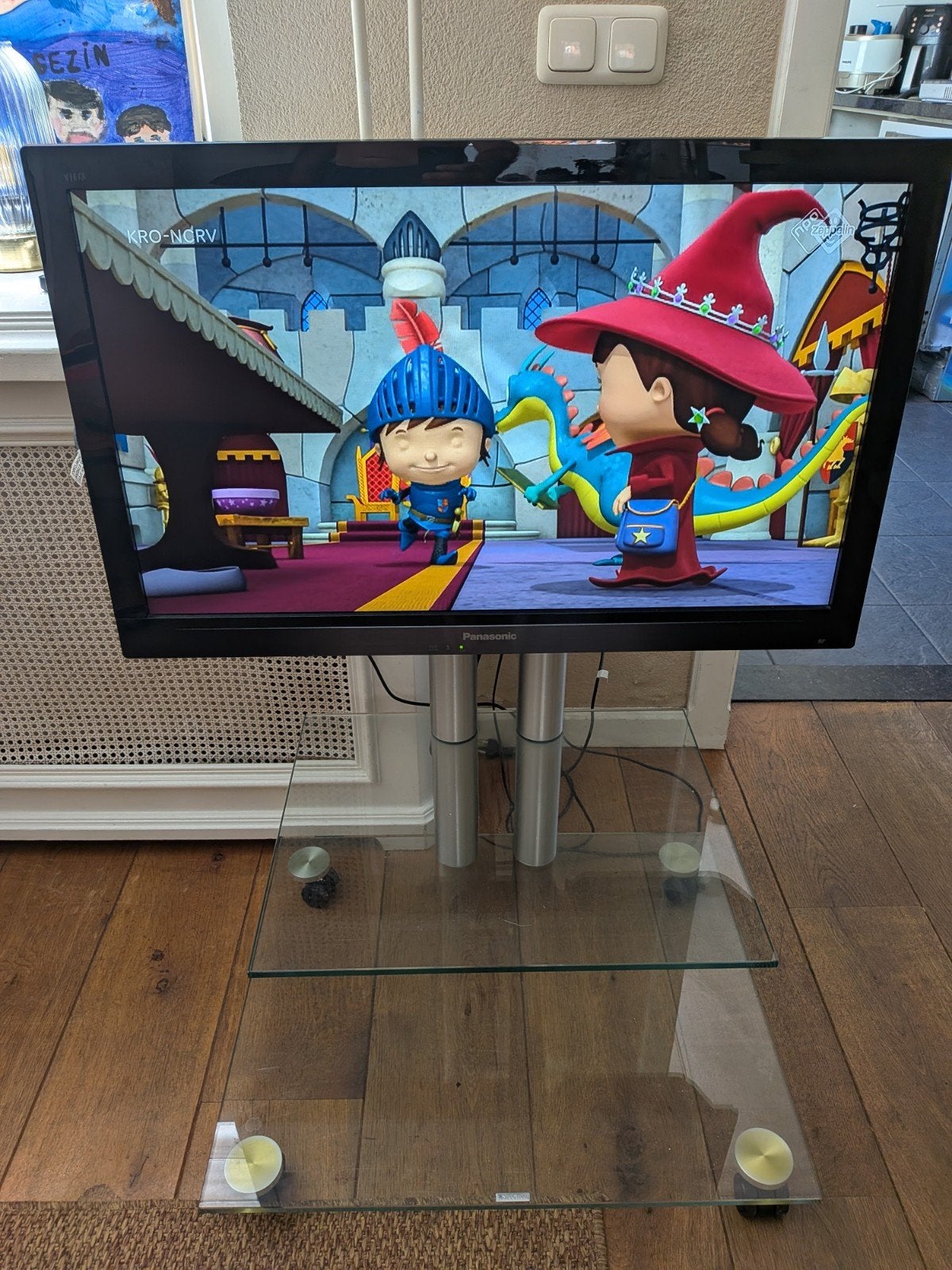 Panasonic 32" Full HD TV + Luxe SPECTRAL Design TV-Standaard, Ophalen