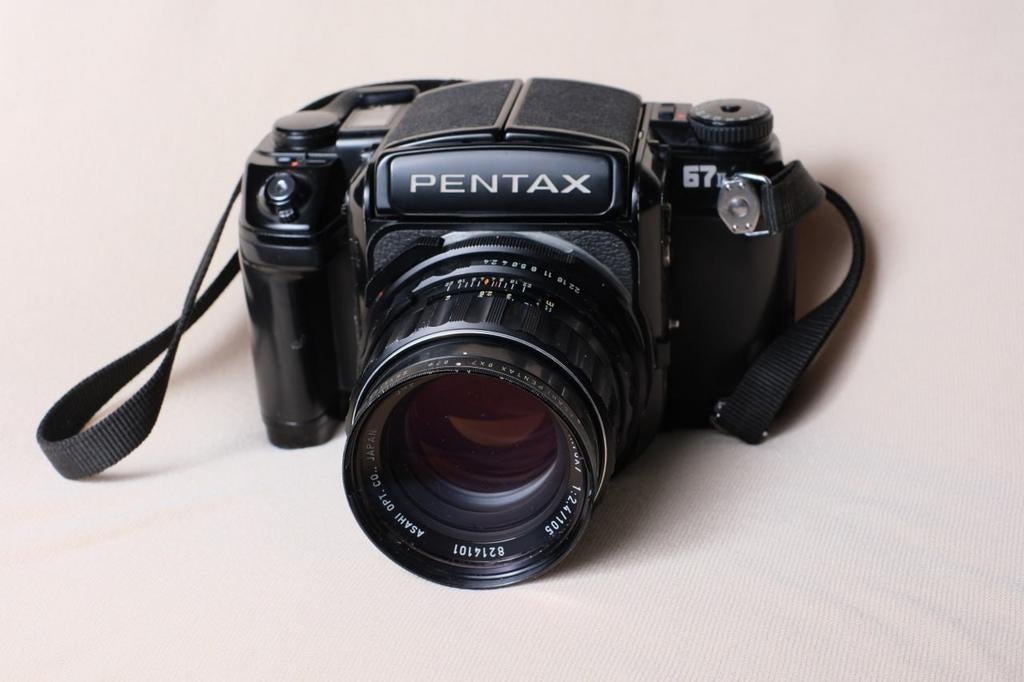 Pentax 67II + SMC Takumar 105mm f/2.4 + WLF, Audio, Tv en Foto, Fotocamera's Analoog, Ophalen of Verzenden, Spiegelreflex, Pentax
