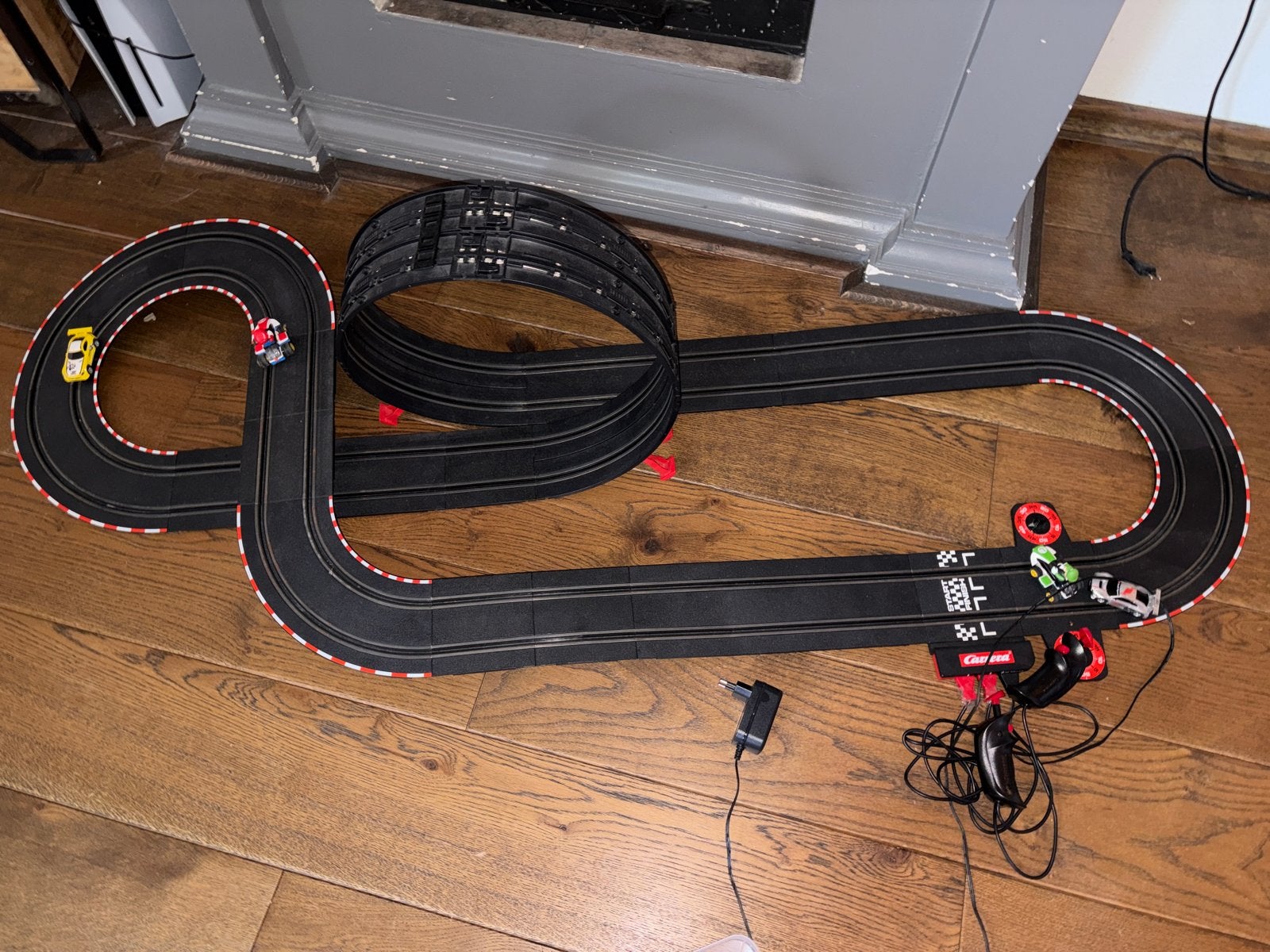 Carrera Racebaan met Mario Kart en sportwagens, Carrera, Ophalen of Verzenden, Met looping, Elektrisch