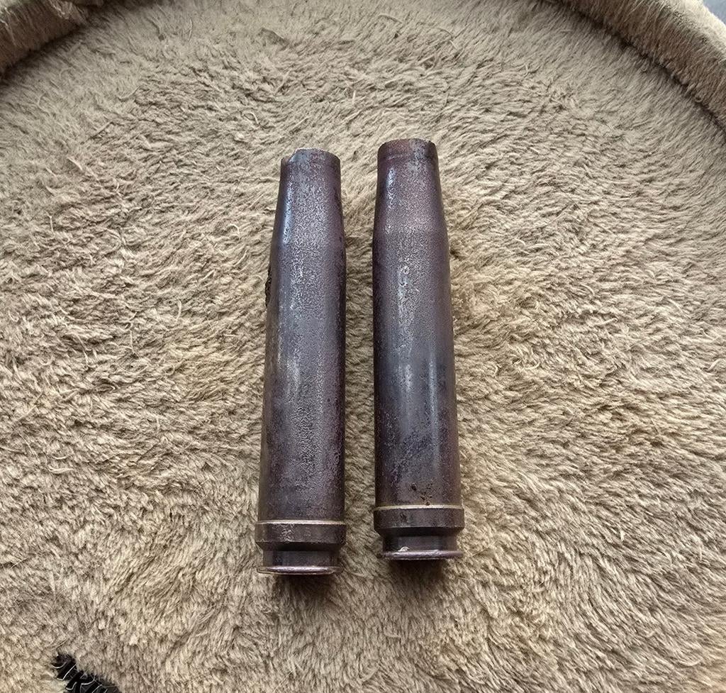 Twee dezelfde 20cm flak hulzen uit 1938 / onklaar, Verzamelen, Ophalen of Verzenden, Landmacht, Duitsland, Hulzen of Bodemvondsten