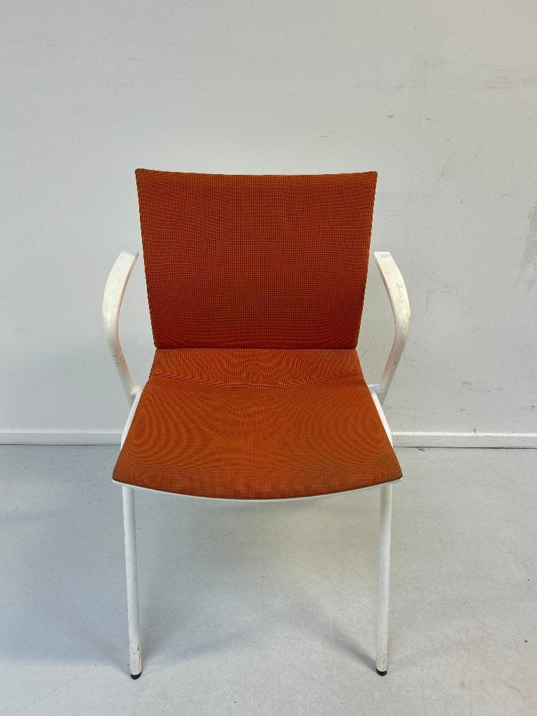 Oranje stoelen met armleuningen wit frame – set van 4, Huis en Inrichting, Ophalen, Gebruikt, Overige kleuren, Kunststof