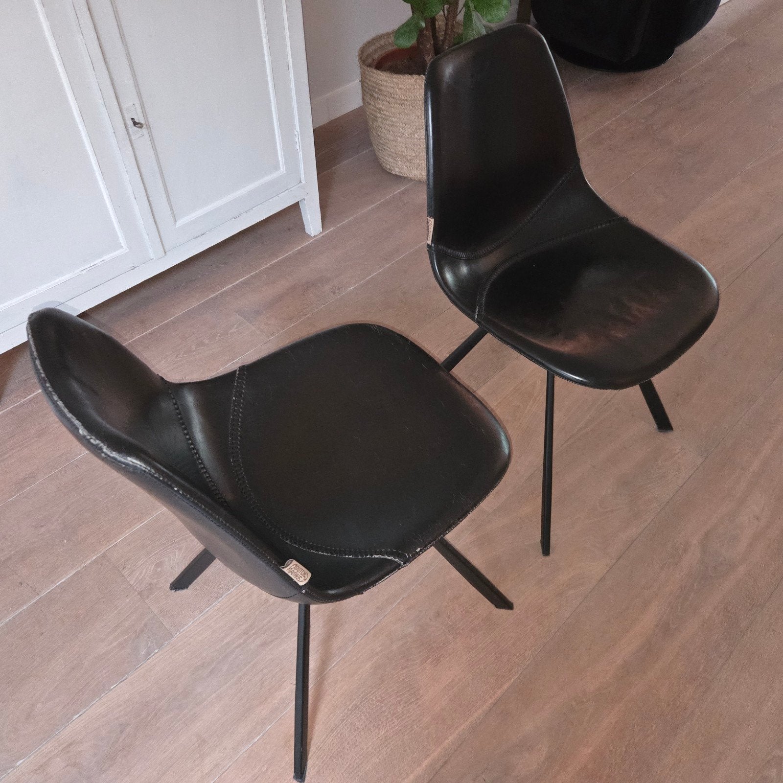 2 zwart lederen eettafel stoelen, Ophalen, Zwart