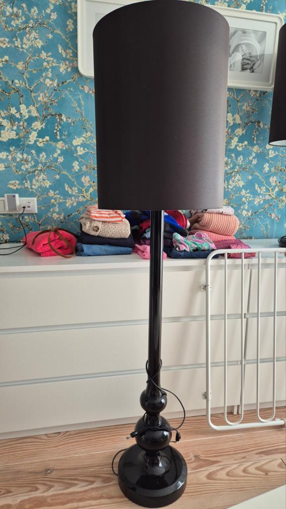 Polls potten set van 2 zwarte lampen met voet en kap, Ophalen, Gebruikt