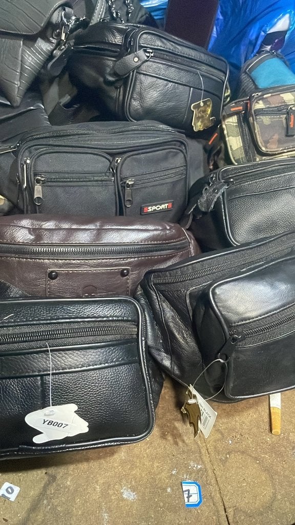 PARTIJ: ca. 50x Luxe Heuptasjes / Buiktassen – NIEUW –, Ophalen of Verzenden, Nieuw, Overige kleuren, Leer