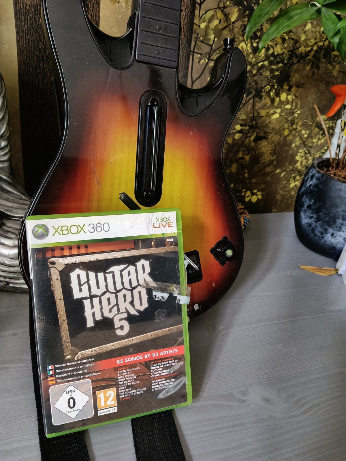 Guitar Hero 5 voor Xbox 360 inclusief gitaar, Spelcomputers en Games, Ophalen, Muziek, Gebruikt, Eén computer