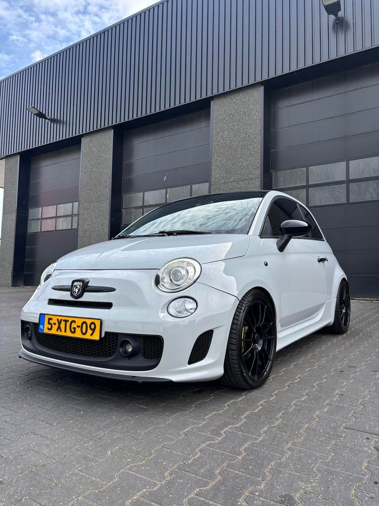 Abarth 500 595 250PK Revisie OZ Carbon, Voorwielaandrijving, 15 km/l, 40 €/maand, 4 cilinders