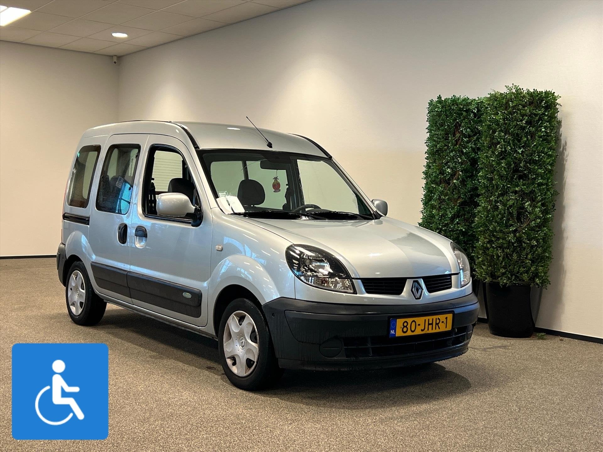 Renault Kangoo Rolstoelauto (airco), Auto's, Voorwielaandrijving, 12 maanden, Zwart, 14 km/l