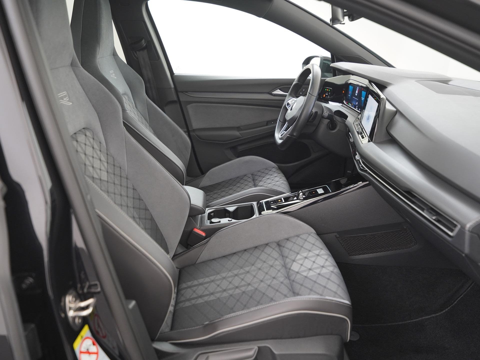 Volkswagen Golf 1.5 eTSI R-Line DSG | Schuifdak | DCC Adapti, Auto's, Euro 6, 4 cilinders, Zwart, Golf