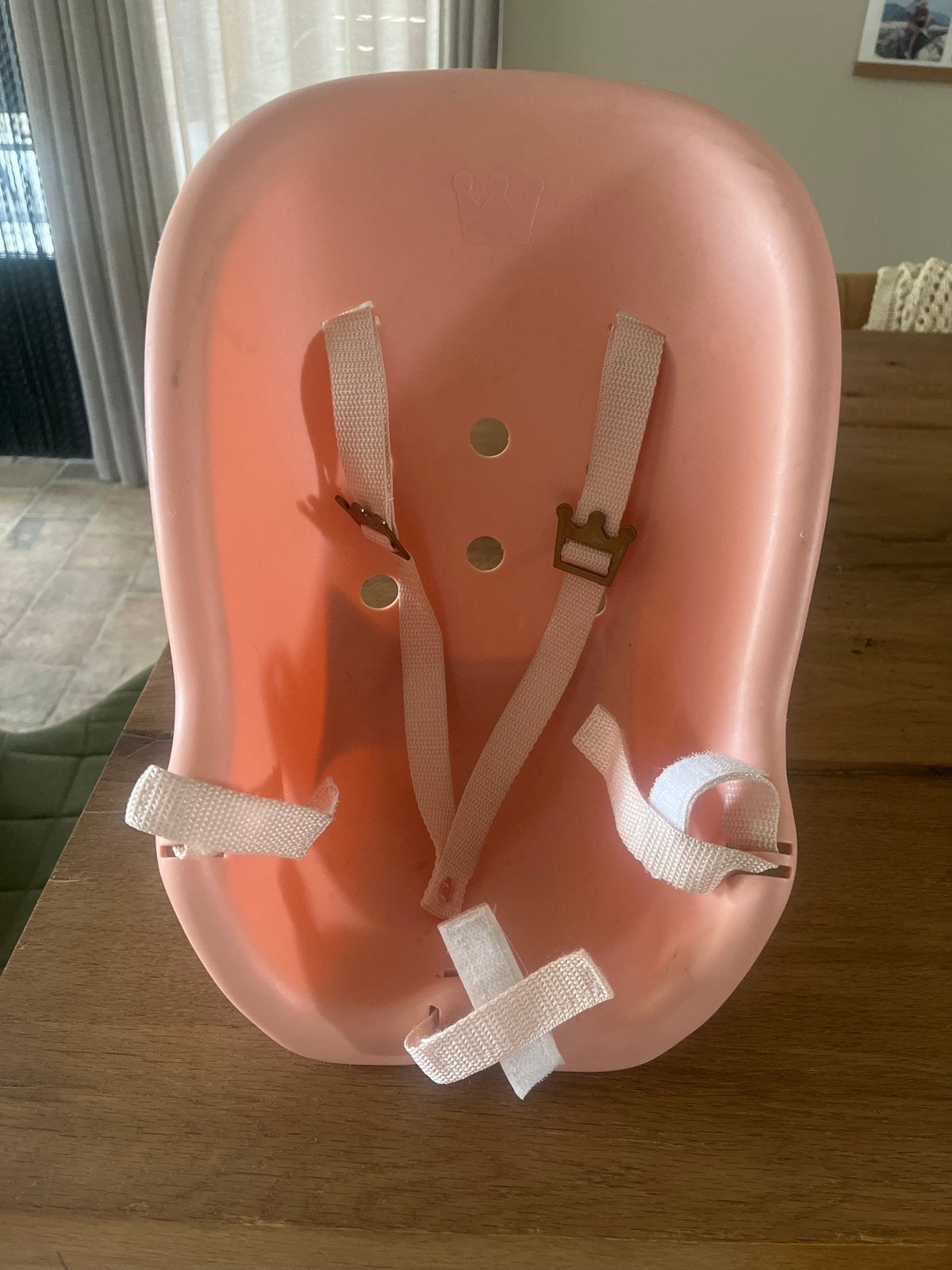Skrållan kinderstoel in roze met gordels, Kinderen en Baby's, Kinderstoelen, Ophalen of Verzenden, Gebruikt, Overige typen, Gordel(s)