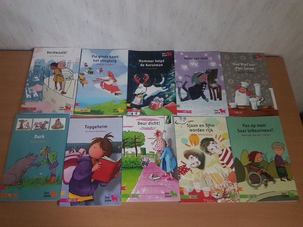 31 Zwijsen leesleeuw boekjes groep 3,4,5,6, Boeken, Ophalen of Verzenden, Zo goed als nieuw, Fictie algemeen
